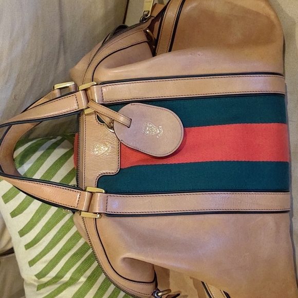 Gucci Handbags - Gucci tan Carmel leather bag satchel tote BIG